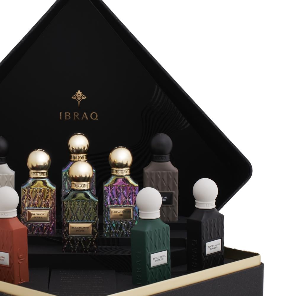 :
مجموعة ذا دايموندز ميجا ميني – 10 × 20 مل (0.68 أونصة سائلة لكل عطر) – إبراق